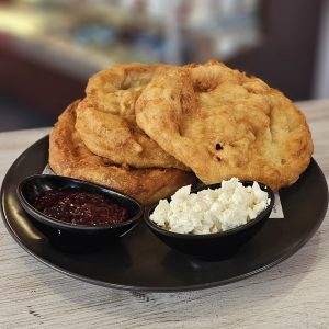 Мекици 3 броя със сладко и сирене