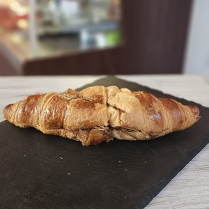 Кроасан горски плодове