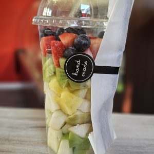 Плодова салата в чашка 300 гр.