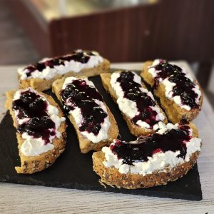 Печени филийки със сирене Котидж