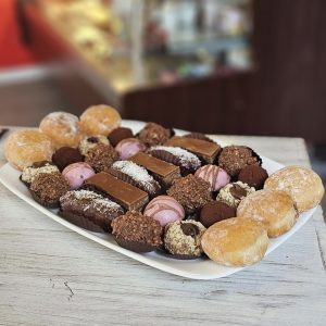 Плато сладки изкушения 30 бр